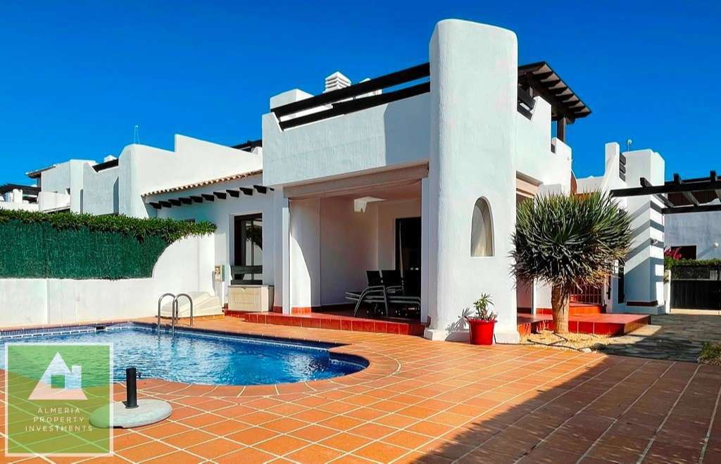 2 bedroom villa for sale in Vera playa