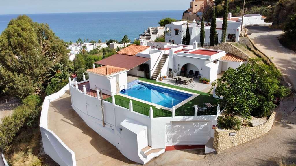 Villa de 5 dormitorios con vistas al mar en Mojacar playa