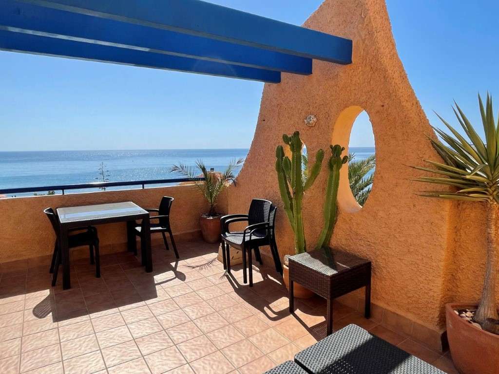 One bedroom penthouse first line beach in Vera playa