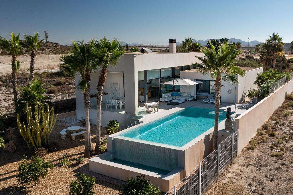 4 bedroom modern villa for sale in Vera playa