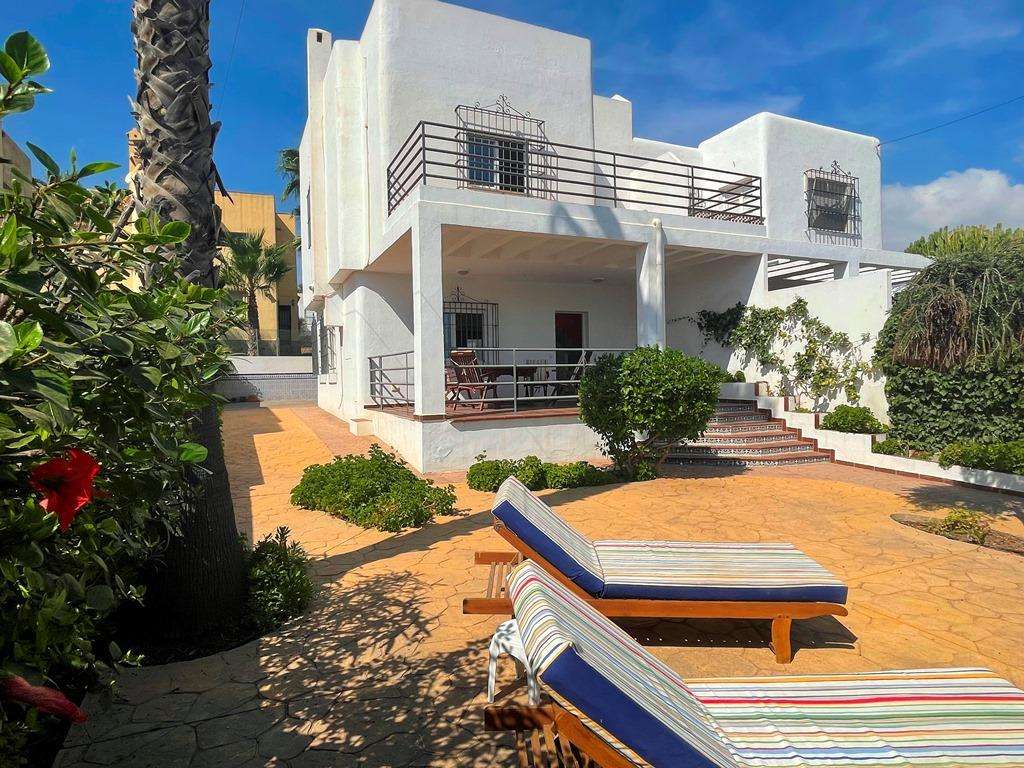 3 bedroom semi detached villa for sale in Vera playa