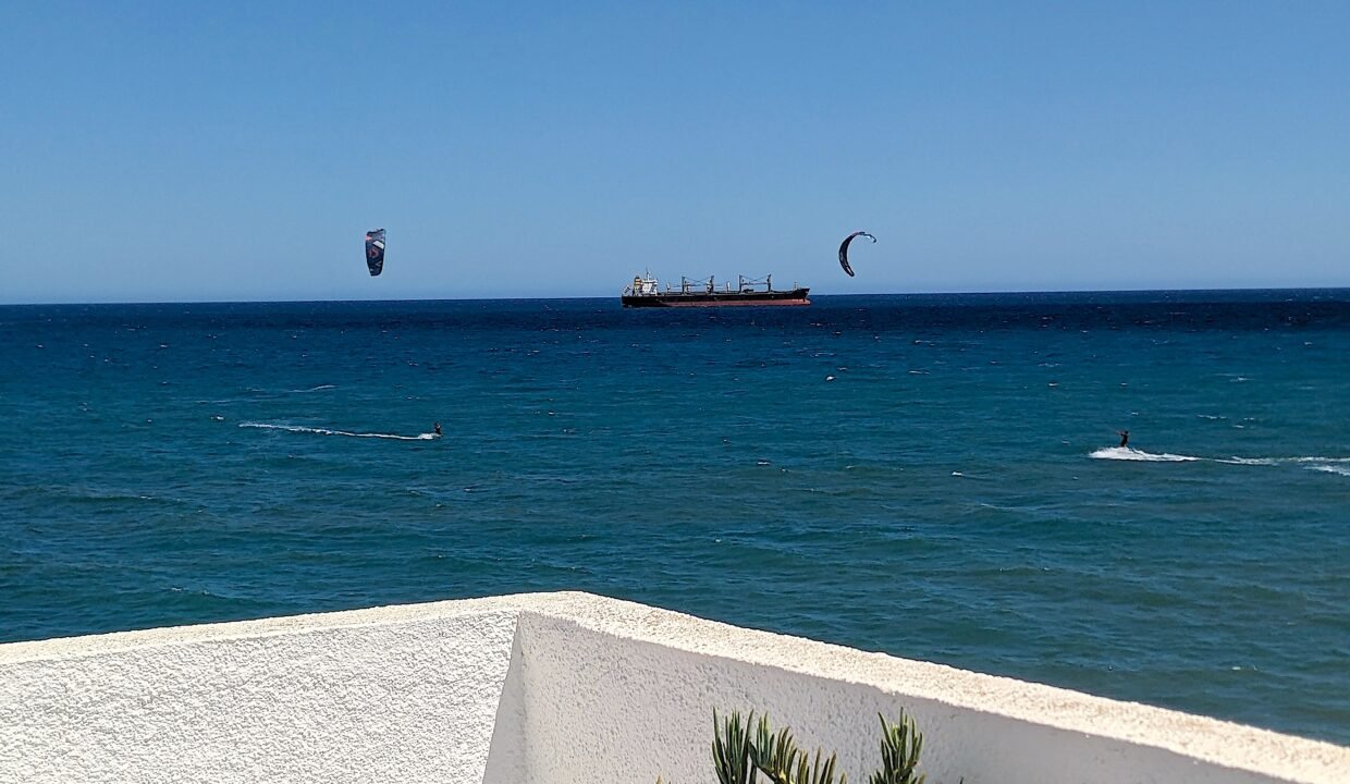 33 extra kitesurfers