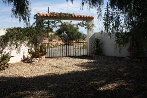 23.entrada coche