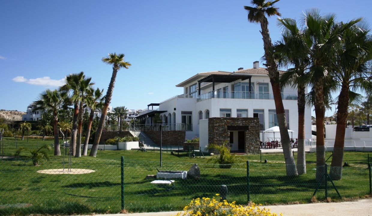 4.casa club & tienda